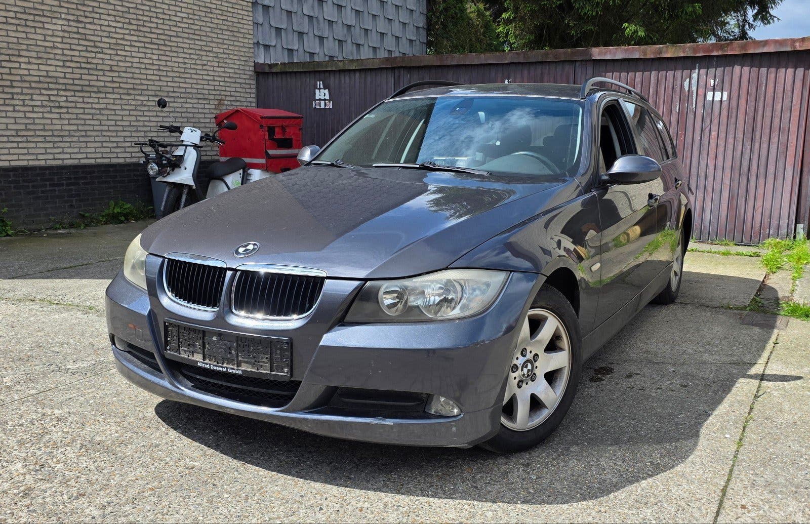 BMW Série 3 — photo 1